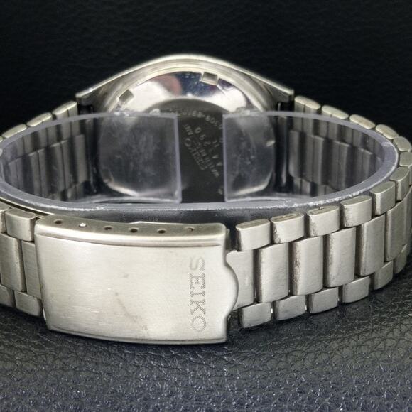 Vintage 1973 Seiko Automatic Mens Silver Watch W/daydate & Blue accents - Picture 2 of 10